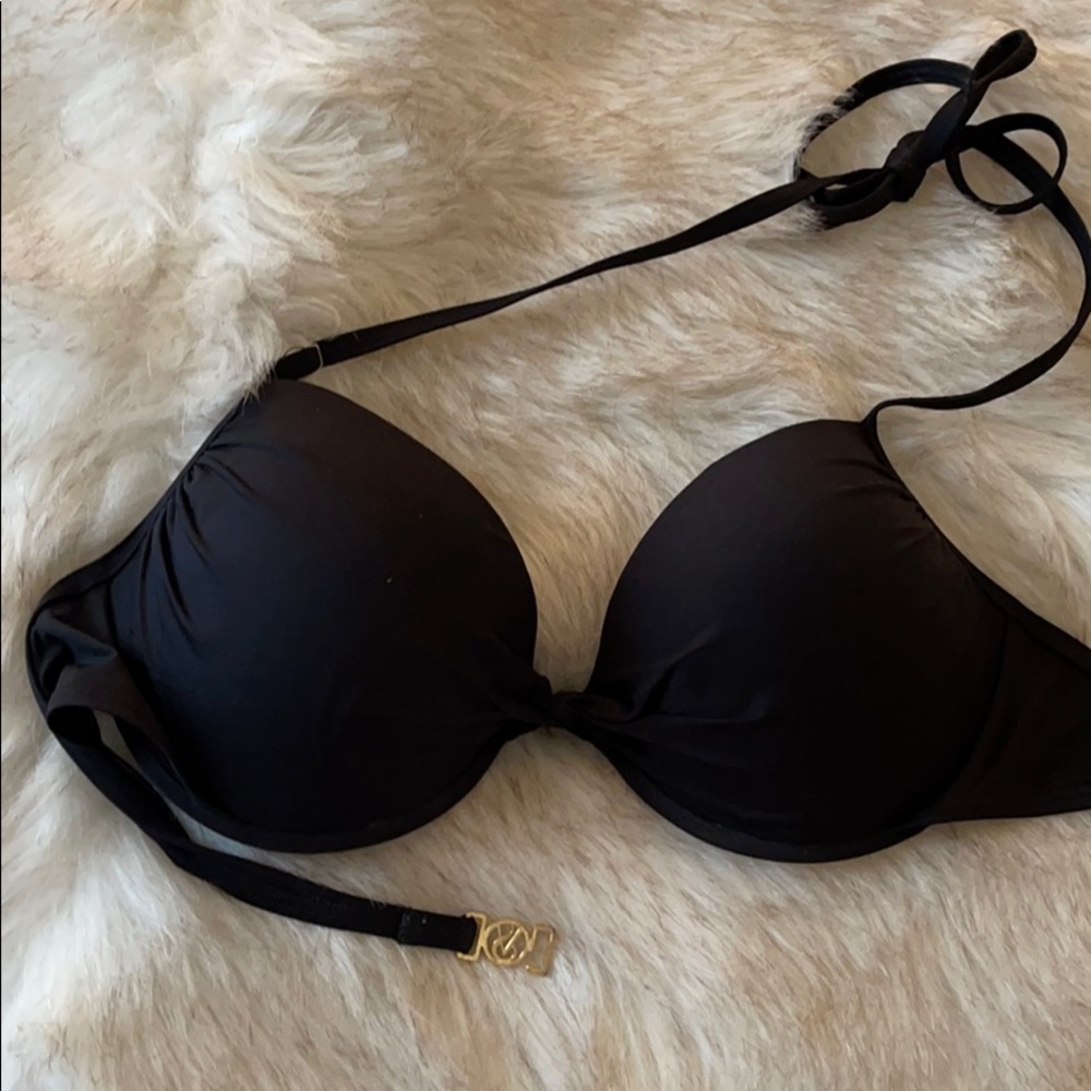 Victoria’s Secret 36C bikini top